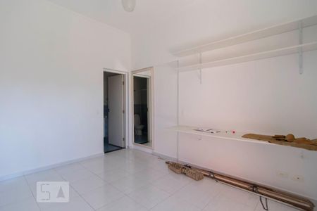 Casa à venda com 245m², 4 quartos e 4 vagasQuarto de serviço