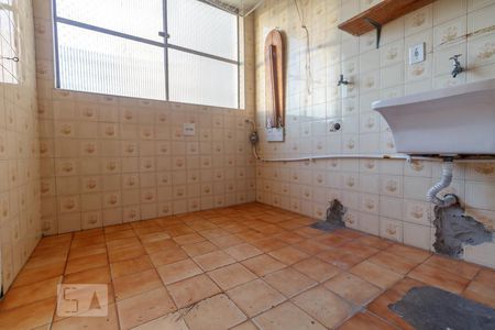 Apartamento para alugar com 130m², 3 quartos e 1 vagaÁrea de Serviço