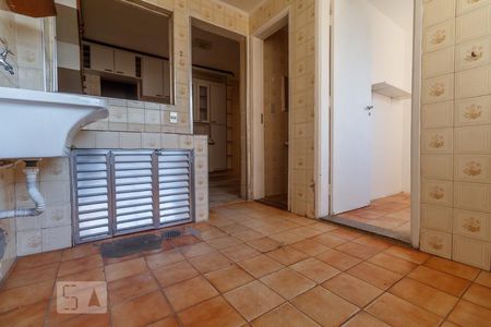 Apartamento para alugar com 130m², 3 quartos e 1 vagaÁrea de Serviço