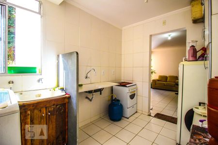 Apartamento para alugar com 50m², 2 quartos e 1 vaga Apartamento para alugar com 50m², 2 quartos e 1 vagaCozinha e Área de Serviço