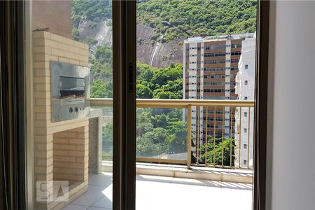 Apartamento à venda com 90m², 2 quartos e 1 vagaVaranda