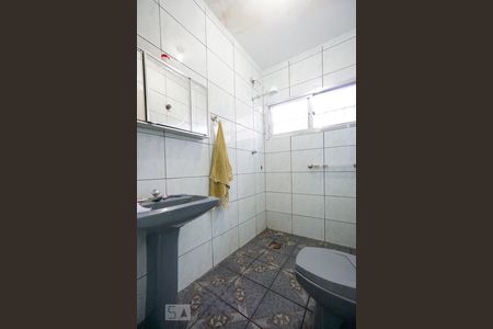 Banheiro de casa à venda com 4 quartos, 230m² em Parque Boturussu, São Paulo