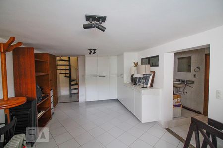 Casa à venda com 300m², 4 quartos e 6 vagasSala