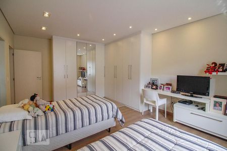 Casa à venda com 300m², 4 quartos e 6 vagasSuíte