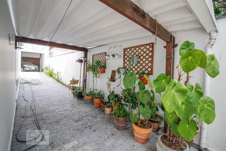 Casa à venda com 300m², 4 quartos e 6 vagasCorredor Lateral