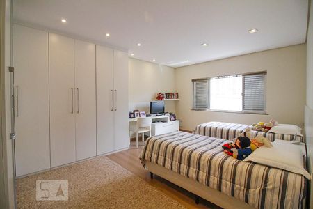 Casa à venda com 300m², 4 quartos e 6 vagasSuíte