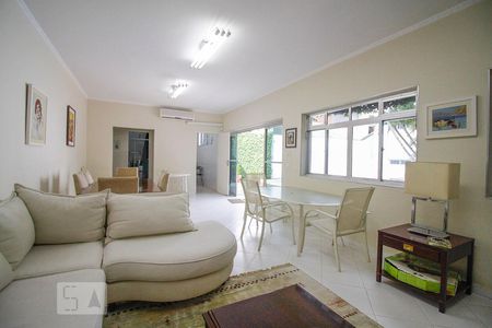 Casa à venda com 300m², 4 quartos e 6 vagasSalão de Festas