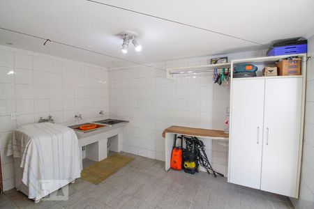 Casa à venda com 300m², 4 quartos e 6 vagasÁrea de Serviço