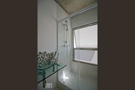 Apartamento para alugar com 70m², 2 quartos e 1 vaga Apartamento para alugar com 70m², 2 quartos e 1 vagaBanheiro da Suíte