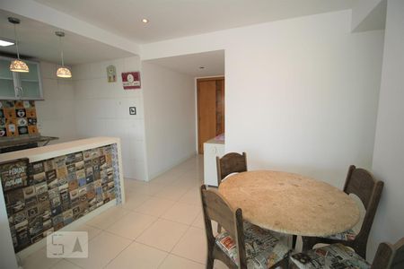 Apartamento para alugar com 80m², 2 quartos e 1 vagaSala