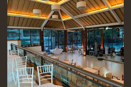 Apartamento para alugar com 80m², 2 quartos e 1 vagaÁrea comum - Grande Salão de Festas