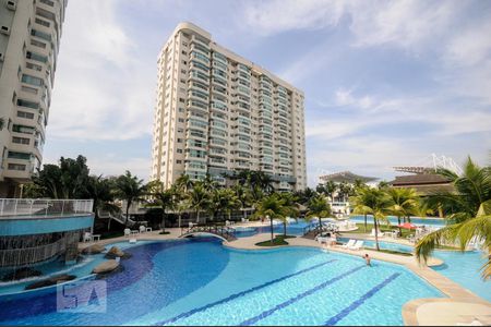 Apartamento para alugar com 80m², 2 quartos e 1 vagaÁrea comum - Piscina