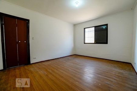 Quarto 1 de casa para alugar com 3 quartos, 500m² em Vila Constança, São Paulo