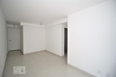 Sala de apartamento para alugar com 2 quartos, 61m² em Gardênia Azul, Rio de Janeiro