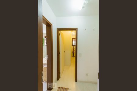 Casa à venda com 550m², 6 quartos e 4 vagas Casa à venda com 550m², 6 quartos e 4 vagasHall Suíte 1 (Segundo Andar)