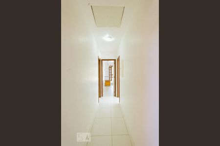 Casa à venda com 550m², 6 quartos e 4 vagas Casa à venda com 550m², 6 quartos e 4 vagasCorredor - Segundo Andar