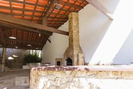 Casa à venda com 550m², 6 quartos e 4 vagas Casa à venda com 550m², 6 quartos e 4 vagasChurrasqueira