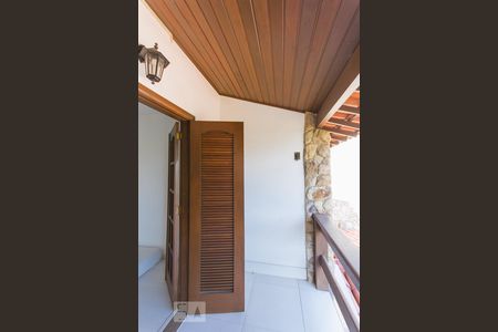 Casa à venda com 550m², 6 quartos e 4 vagas Casa à venda com 550m², 6 quartos e 4 vagasVaranda Suíte 3 (Segundo Andar)