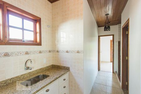 Casa à venda com 550m², 6 quartos e 4 vagas Casa à venda com 550m², 6 quartos e 4 vagasEntrada Fundos - Cozinha