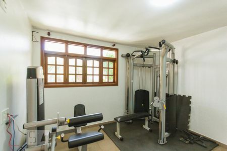 Casa à venda com 550m², 6 quartos e 4 vagas Casa à venda com 550m², 6 quartos e 4 vagasAcademia