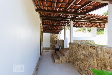 Casa à venda com 550m², 6 quartos e 4 vagas Casa à venda com 550m², 6 quartos e 4 vagasÁrea de Serviço (Primeiro Andar)