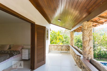 Casa à venda com 550m², 6 quartos e 4 vagas Casa à venda com 550m², 6 quartos e 4 vagasVaranda Suíte 1 (Segundo Andar)