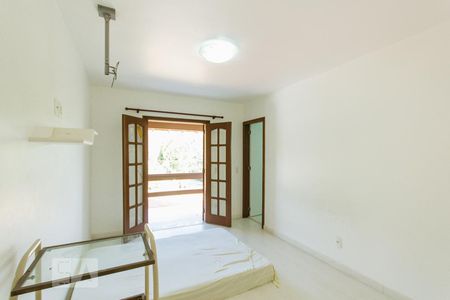 Casa à venda com 550m², 6 quartos e 4 vagas Casa à venda com 550m², 6 quartos e 4 vagasSuíte 3 (Segundo Andar)