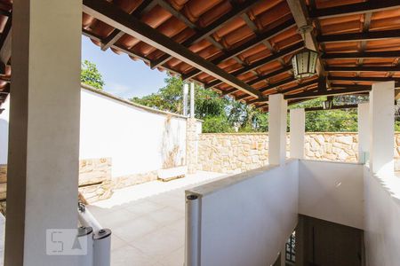 Casa à venda com 550m², 6 quartos e 4 vagas Casa à venda com 550m², 6 quartos e 4 vagasAcesso - Garagem