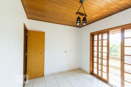 Casa à venda com 550m², 6 quartos e 4 vagas Casa à venda com 550m², 6 quartos e 4 vagasFundos - Quarto 2