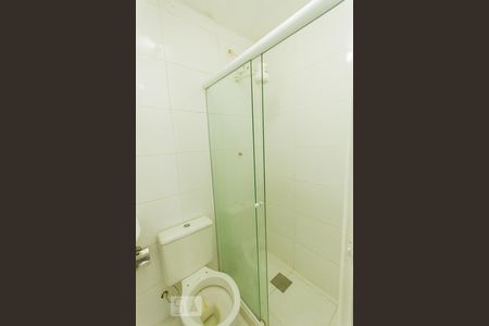 Casa à venda com 550m², 6 quartos e 4 vagas Casa à venda com 550m², 6 quartos e 4 vagasBanheiro de Serviço (Primeiro Andar)