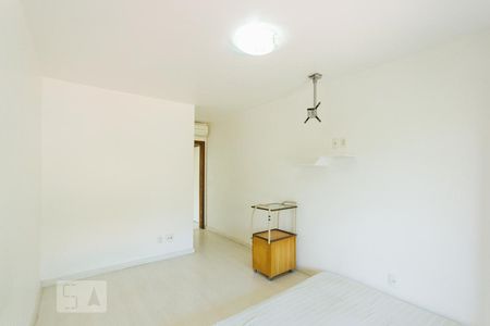 Casa à venda com 550m², 6 quartos e 4 vagas Casa à venda com 550m², 6 quartos e 4 vagasSuíte 3 (Segundo Andar)