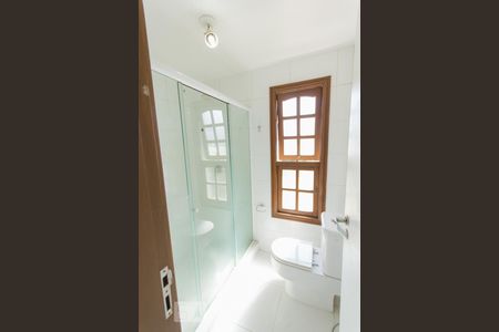 Casa à venda com 550m², 6 quartos e 4 vagas Casa à venda com 550m², 6 quartos e 4 vagasBanheiro Suíte 2 (Segundo Andar)