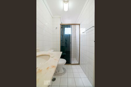 Banheiro de apartamento para alugar com 2 quartos, 48m² em Parque Novo Mundo, São Paulo