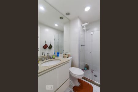 Banheiro de kitnet/studio para alugar com 1 quarto, 35m² em Vila Gomes Cardim, São Paulo