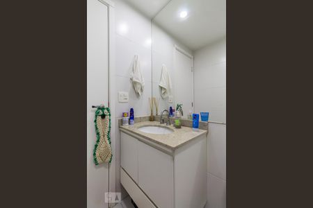 Banheiro de kitnet/studio para alugar com 1 quarto, 35m² em Vila Gomes Cardim, São Paulo