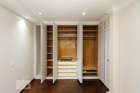 Apartamento à venda com 254m², 4 quartos e 4 vagasSuite 03