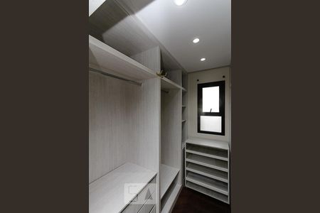 Apartamento à venda com 254m², 4 quartos e 4 vagasCloset suite 04