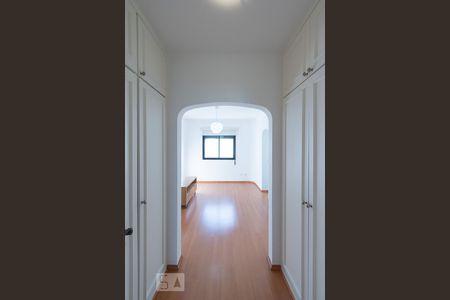 Apartamento à venda com 280m², 4 quartos e 4 vagasSuíte 2