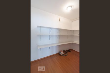 Apartamento à venda com 280m², 4 quartos e 4 vagasDespensa