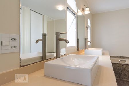 Apartamento à venda com 280m², 4 quartos e 4 vagasBanheiro Suíte 4 Master