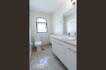 Apartamento à venda com 280m², 4 quartos e 4 vagasBanheiro Suíte 1