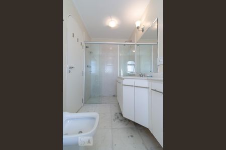 Apartamento à venda com 280m², 4 quartos e 4 vagasBanheiro Suíte 3