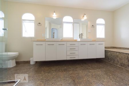 Apartamento à venda com 280m², 4 quartos e 4 vagasBanheiro Suíte 4 Master