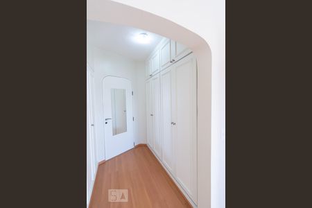 Apartamento à venda com 280m², 4 quartos e 4 vagasSuíte 3