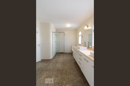 Apartamento à venda com 280m², 4 quartos e 4 vagasBanheiro Suíte 4 Master