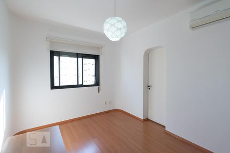 Apartamento à venda com 280m², 4 quartos e 4 vagasSuíte 2