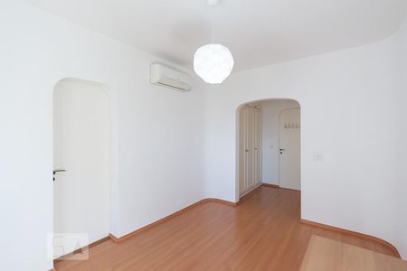 Apartamento à venda com 280m², 4 quartos e 4 vagasSuíte 2