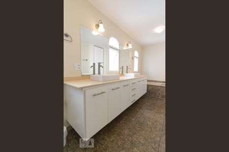 Apartamento à venda com 280m², 4 quartos e 4 vagasBanheiro Suíte 4 Master