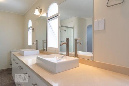 Apartamento à venda com 280m², 4 quartos e 4 vagasBanheiro Suíte 4 Master