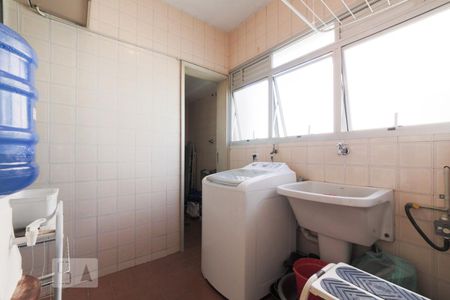 Apartamento à venda com 70m², 3 quartos e 1 vaga Apartamento à venda com 70m², 3 quartos e 1 vagaÁrea de Serviço